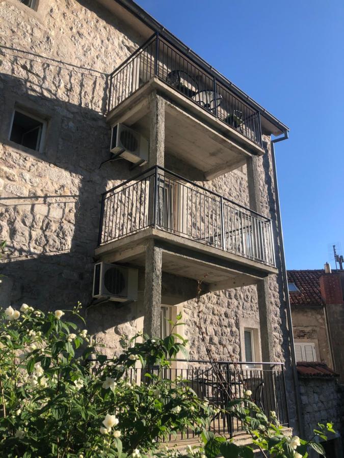 Pavle Apartmani Risan Eksteriør billede